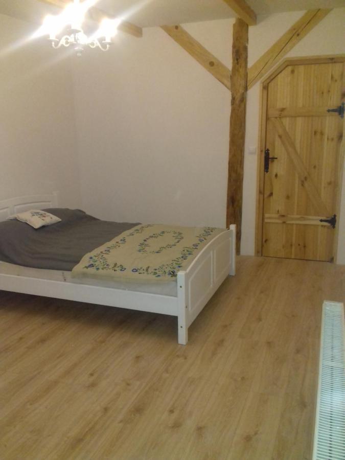 Izdebka W Zaciszu Bed & Breakfast Czarna Dabrowka Екстериор снимка